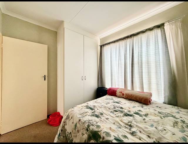 2 bed property for sale in TERENURE